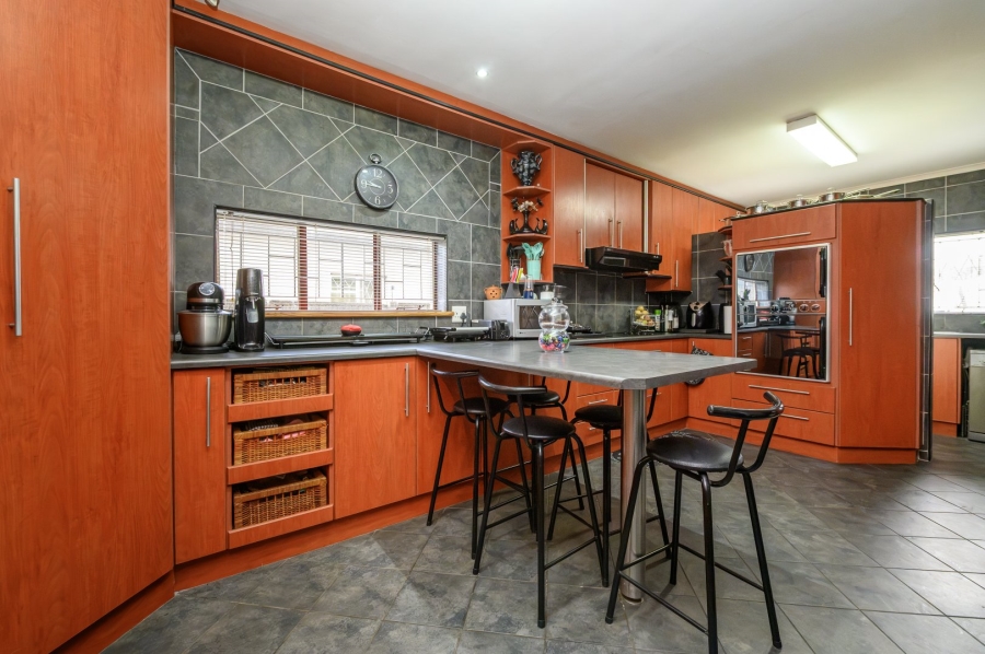 3 Bedroom Property for Sale in Kabega Park Eastern Cape
